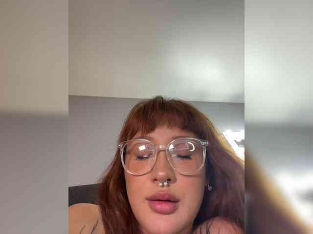 littlewetgirl webcam