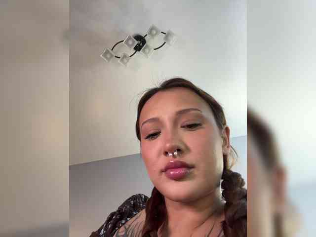 littlewetgirl webcam