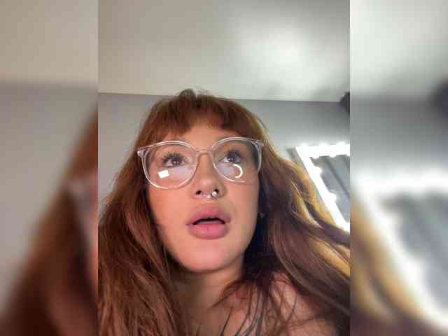 littlewetgirl webcam