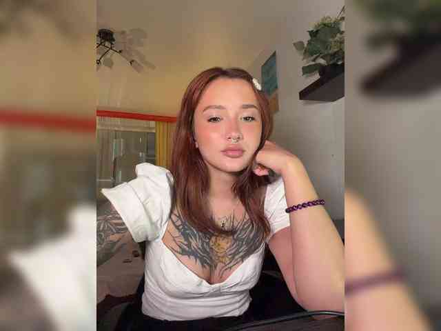 littlewetgirl webcam