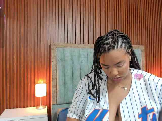 Tiana-Moon webcam