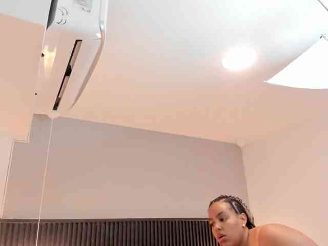 Tiana-Moon webcam