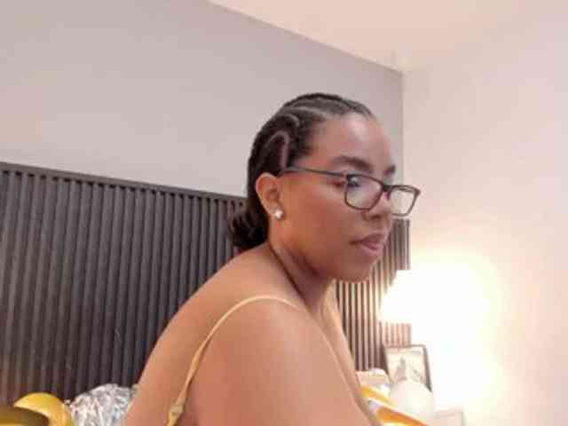 Tiana-Moon webcam