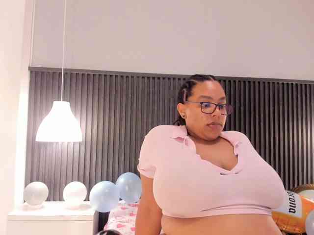 Tiana-Moon webcam