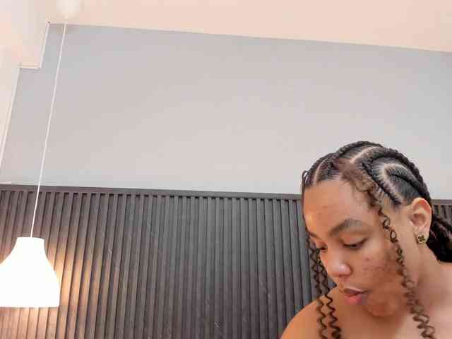 Tiana-Moon webcam