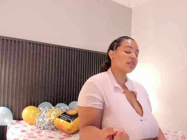 Tiana-Moon webcam