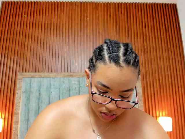 Tiana-Moon webcam