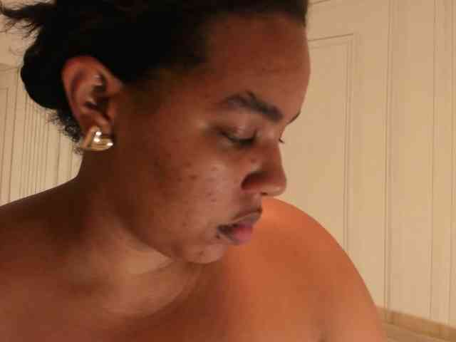 Tiana-Moon webcam