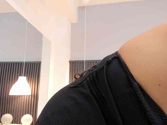 Tiana-Moon webcam