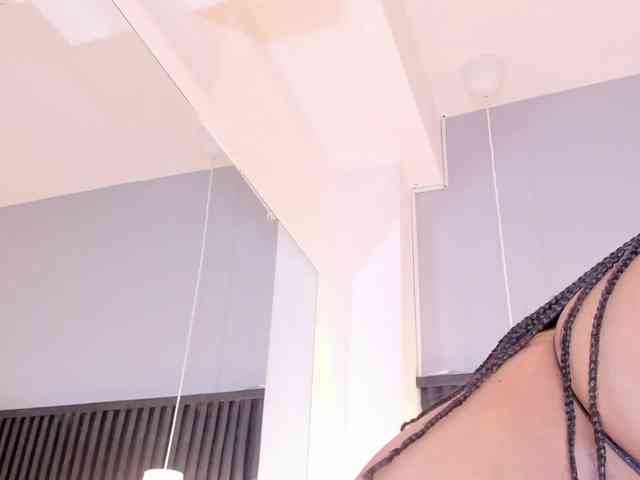 Tiana-Moon webcam