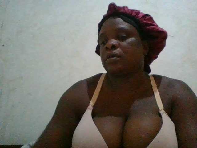 bigboobies2 live cam preview