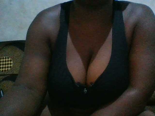 bigboobies2