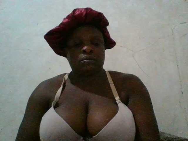 bigboobies2 live cam on BongaCams