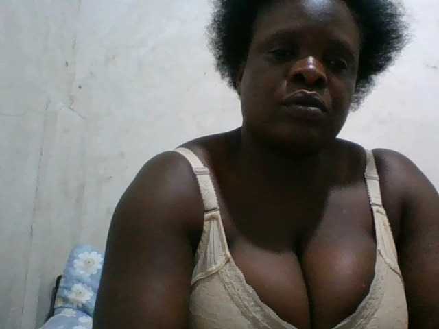 bigboobies2 live cam on BongaCams