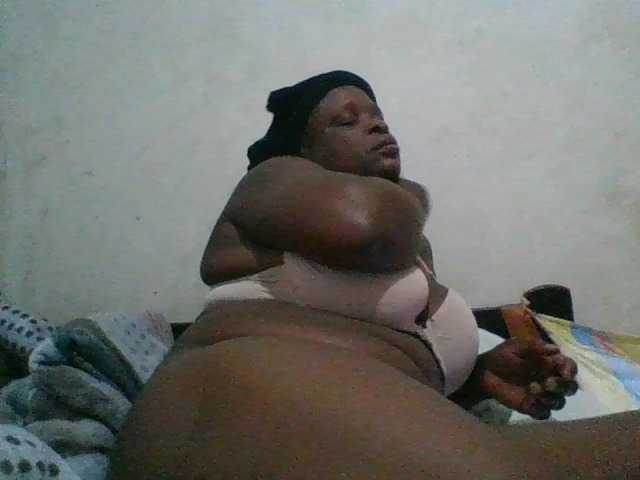 bigboobies2 live cam on BongaCams