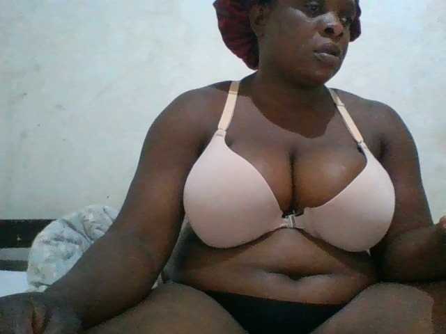 bigboobies2 live cam on BongaCams