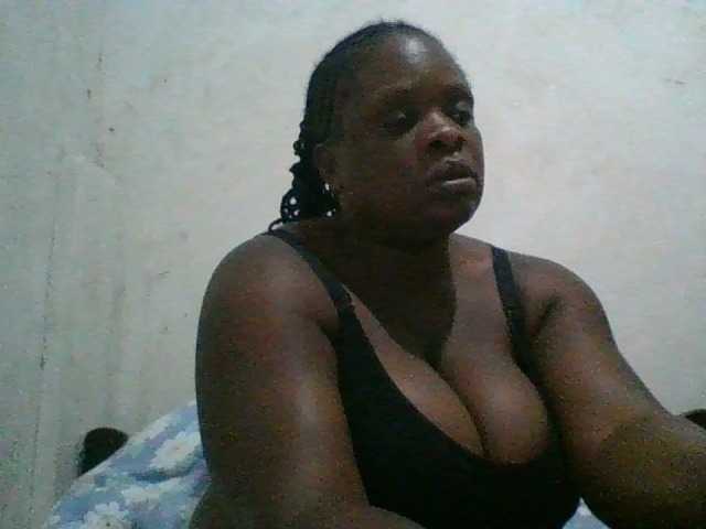 bigboobies2 live cam on BongaCams