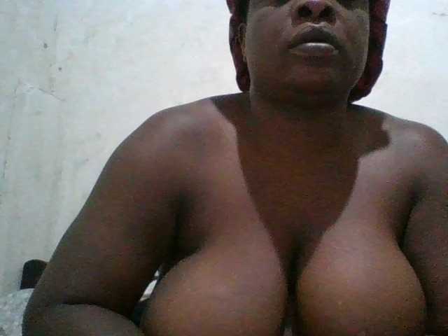 bigboobies2 live cam preview
