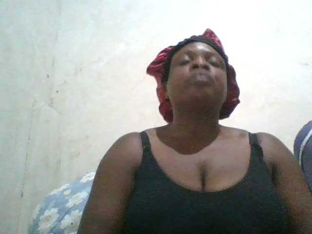 bigboobies2 live cam on BongaCams