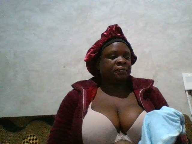 bigboobies2 live cam preview