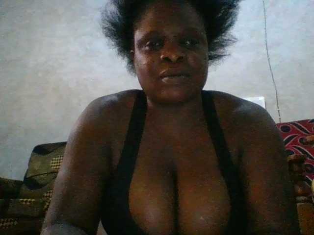bigboobies2 live cam on BongaCams