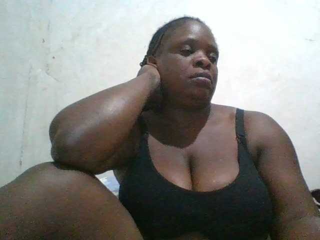 bigboobies2 live cam on BongaCams