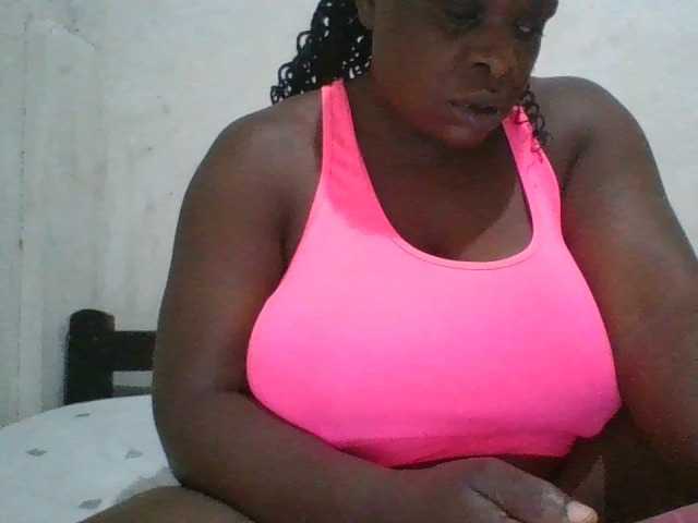 bigboobies2 live cam on BongaCams