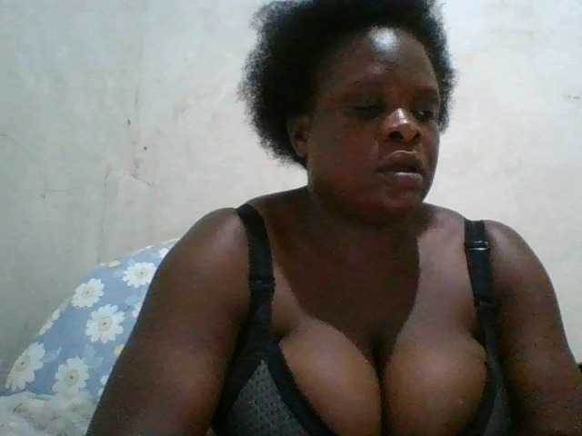 bigboobies2