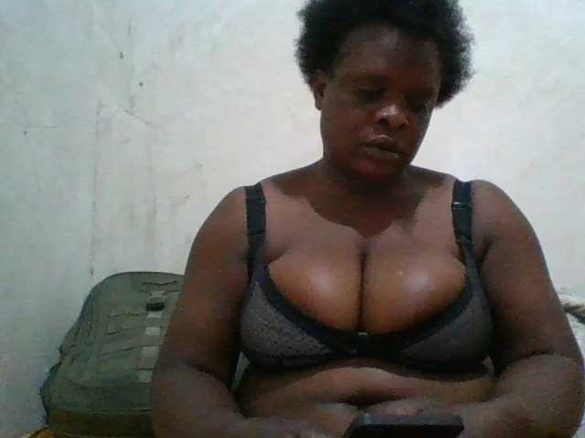 bigboobies2