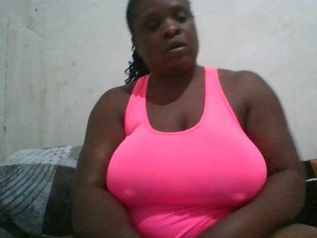 bigboobies2 live cam on BongaCams