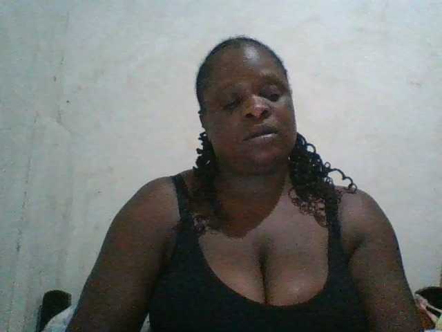 bigboobies2 live cam on BongaCams