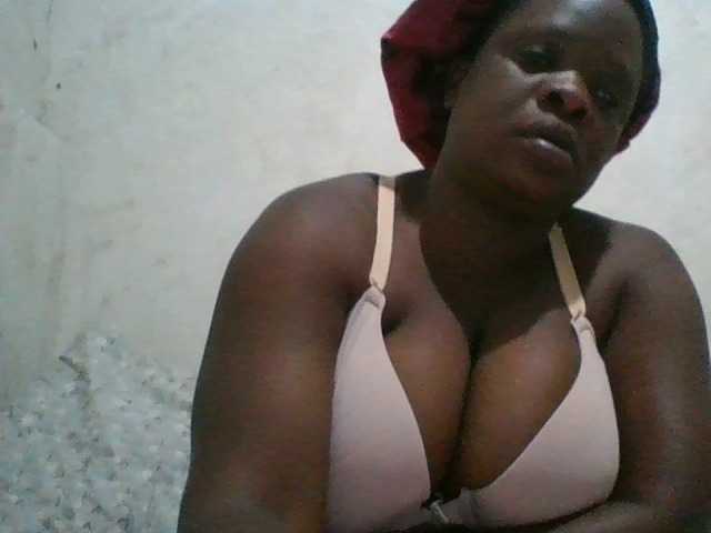 bigboobies2 live cam on BongaCams