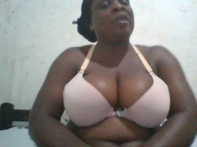 bigboobies2
