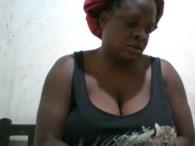 bigboobies2 live cam on BongaCams
