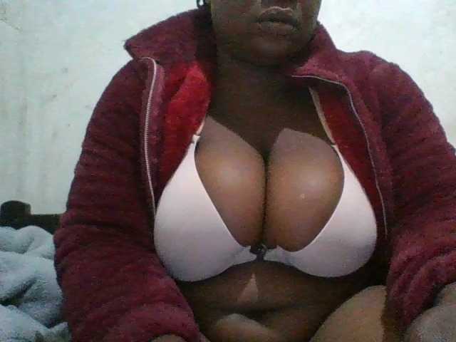bigboobies2