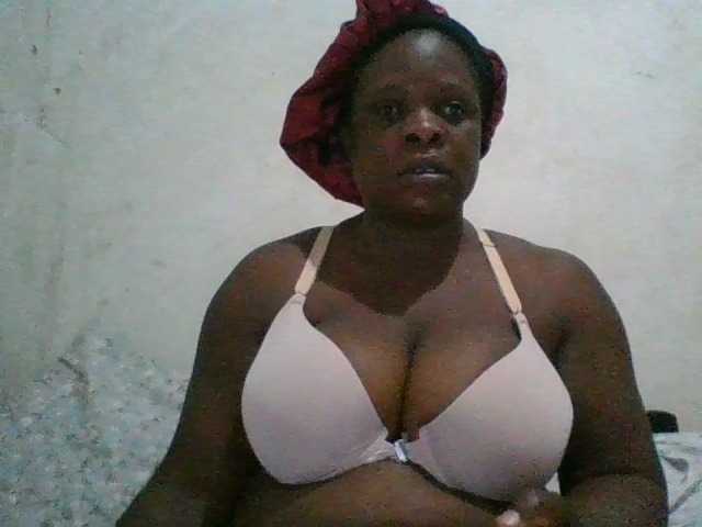 bigboobies2, en directo ahora en BongaCams