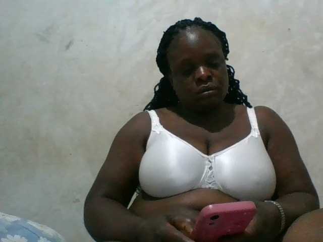 bigboobies2 live cam on BongaCams