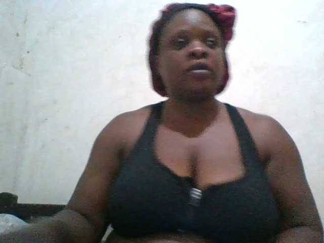 bigboobies2 live cam on BongaCams