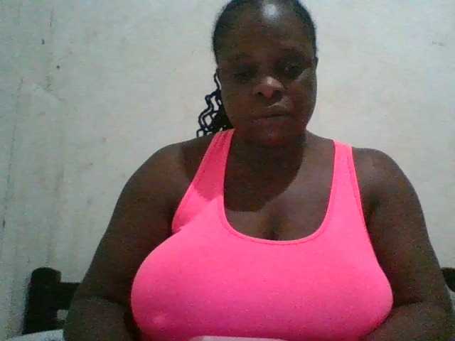 bigboobies2 live cam on BongaCams