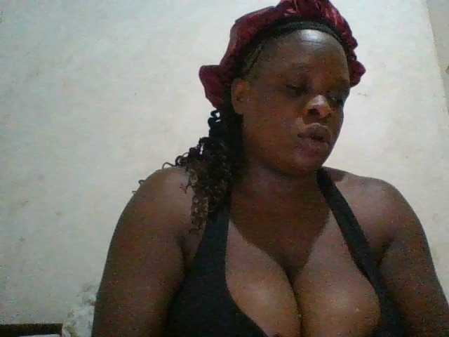 bigboobies2 live cam preview
