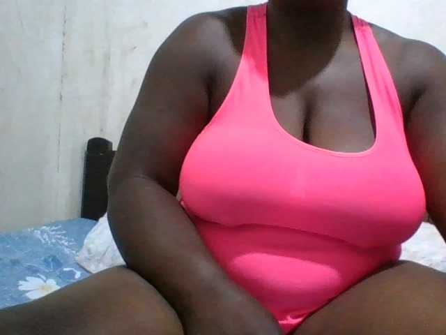 bigboobies2 live cam on BongaCams