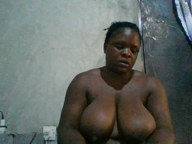 bigboobies2 live cam on BongaCams