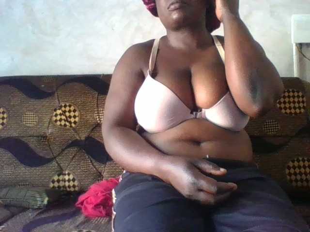 bigboobies2 — live female cam