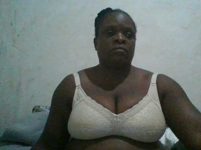 bigboobies2 live cam on BongaCams