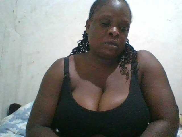 bigboobies2 live cam on BongaCams
