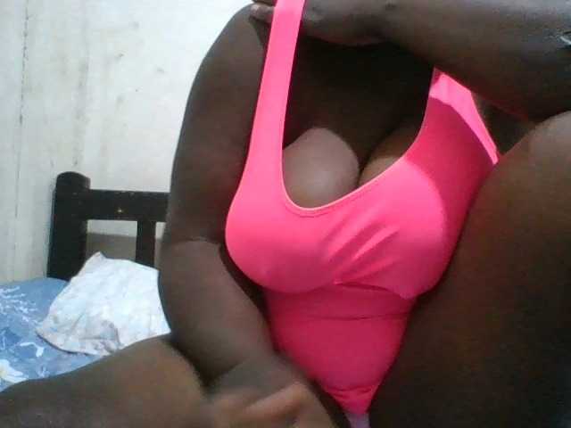 bigboobies2