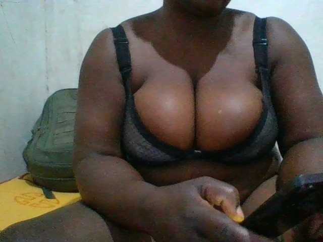 bigboobies2