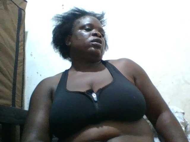 bigboobies2 live cam on BongaCams