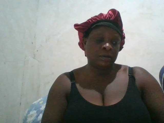 bigboobies2 live cam on BongaCams