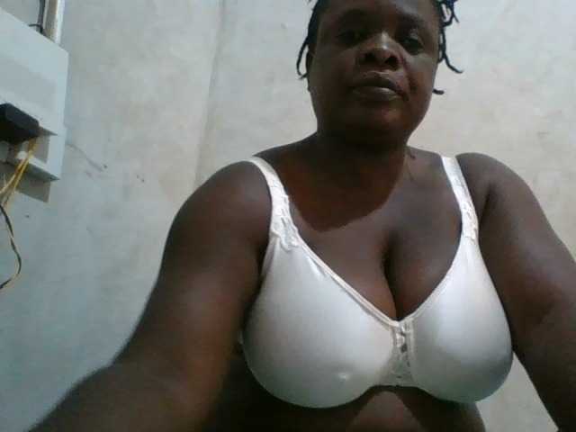 bigboobies2